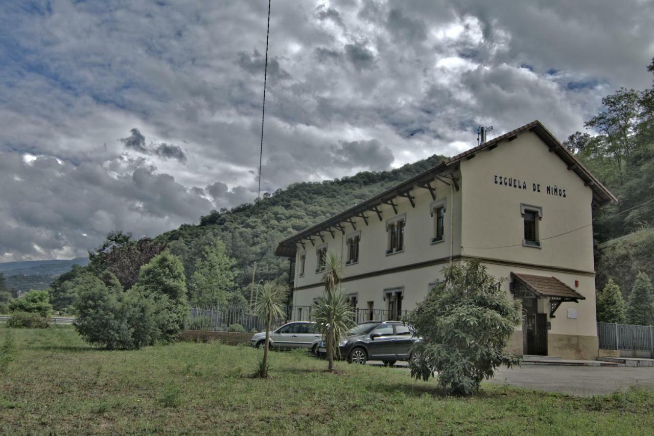 Albergue Juvenil De Bustiello Bustiello  Zewnętrze zdjęcie