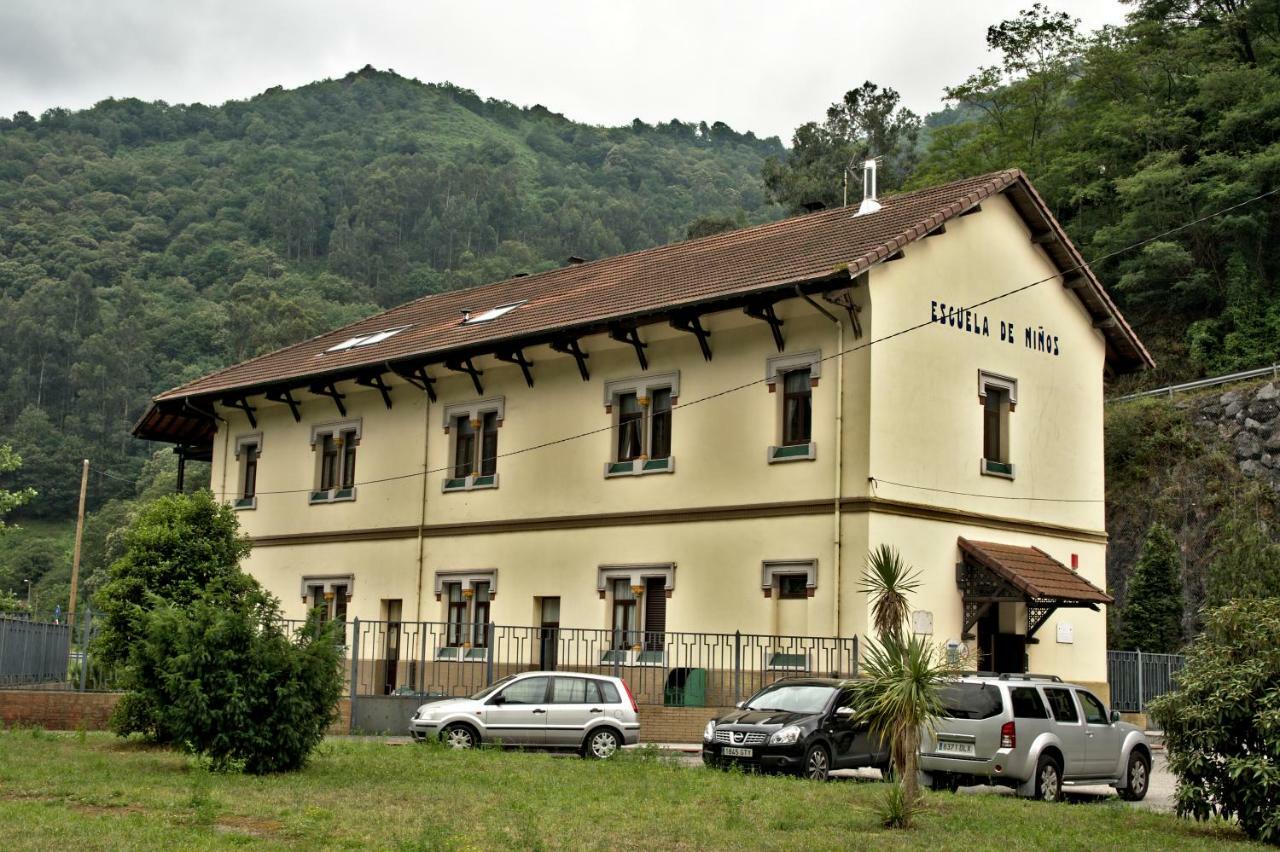 Albergue Juvenil De Bustiello Bustiello  Zewnętrze zdjęcie